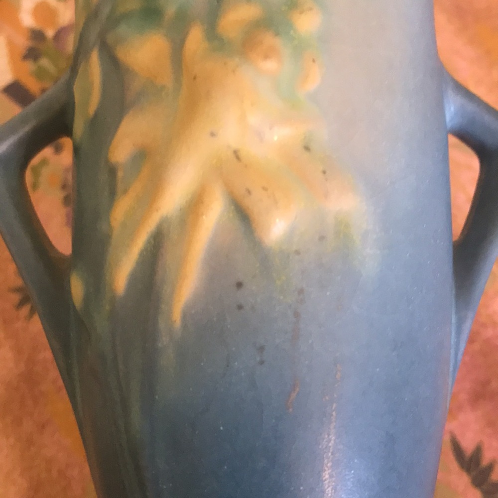 Vintage Roseville Columbine Vase, 13-6 - Picture 5 of 12
